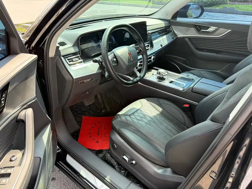 Hongqi HS5 2023 2.0T Qixiang Pro version купить на сайте DeffCars