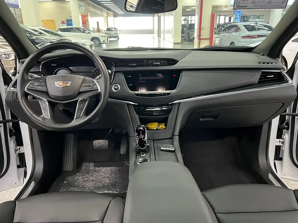Cadillac XT5 2022 2.0T two-wheel drive luxury model купить на сайте DeffCars