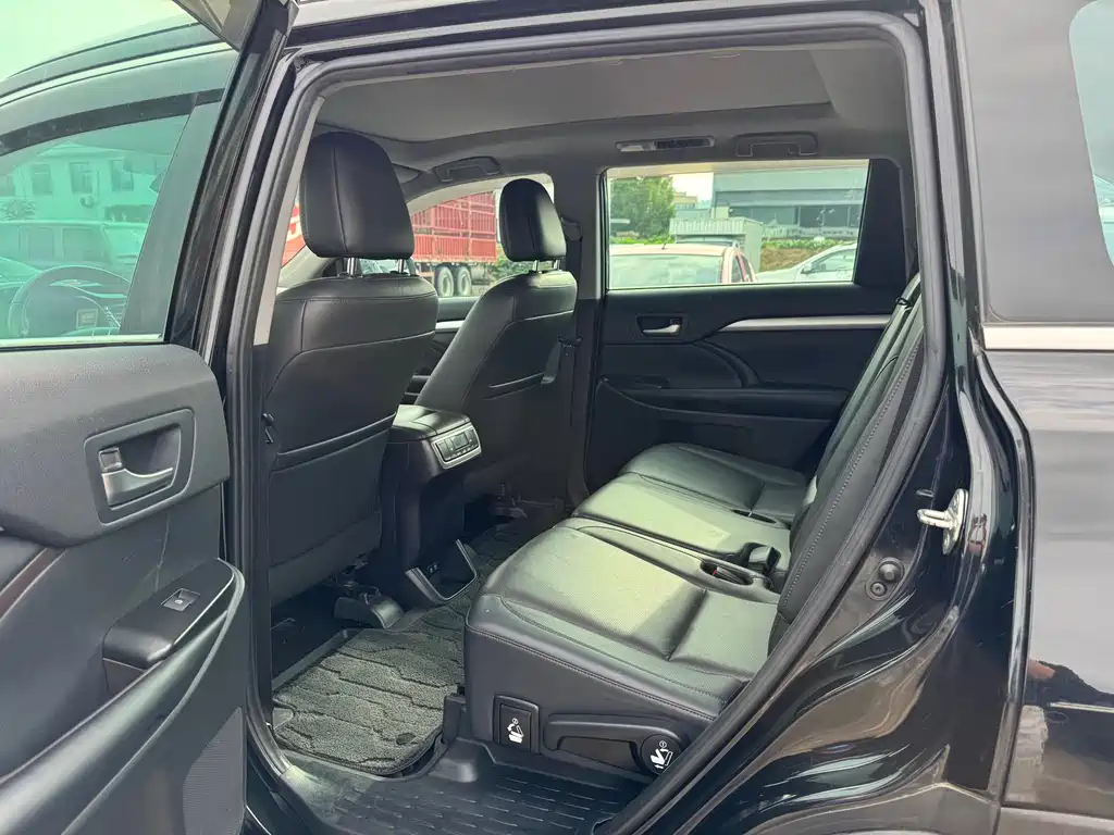 Highlander 2018 2.0T four-wheel drive premium version, 7 seats, National VI купить на сайте DeffCars