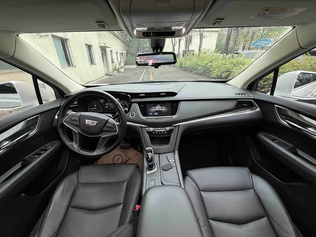Cadillac XT5 2018 25T luxury model купить на сайте DeffCars