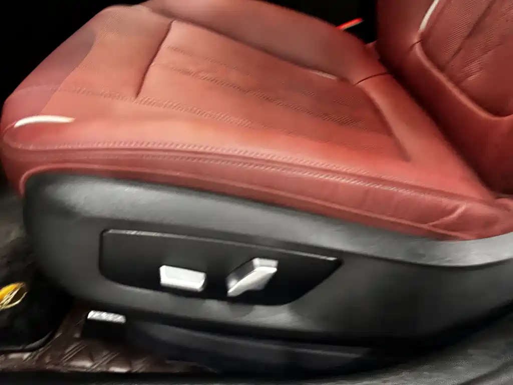 BMW 5 Series 2023 530Li Leading M Sports Package купить на сайте DeffCars