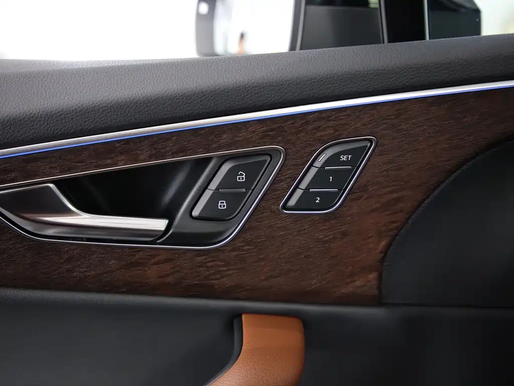 Audi Q7 2022 55 TFSI quattro S line sports купить на сайте DeffCars