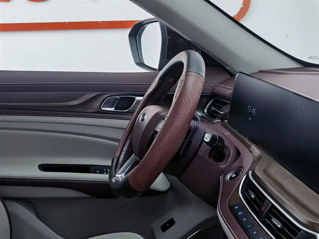 Lingyu 2021 EcoBoost 225 Collar Type 6 Seats купить на сайте DeffCars