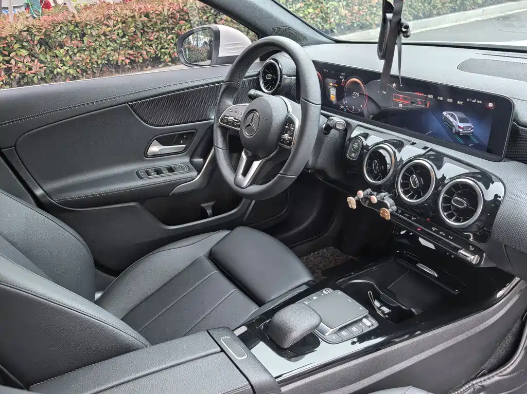 Mercedes-Benz A-Class 2023 A 200 L Dynamic купить на сайте DeffCars