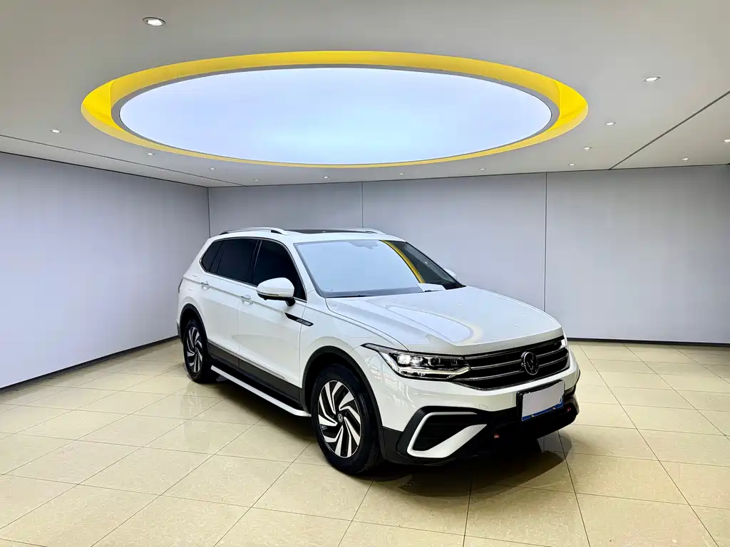 Tiguan L 2023 280TSI automatic two-wheel drive Chaochuang limited edition купить на сайте DeffCars
