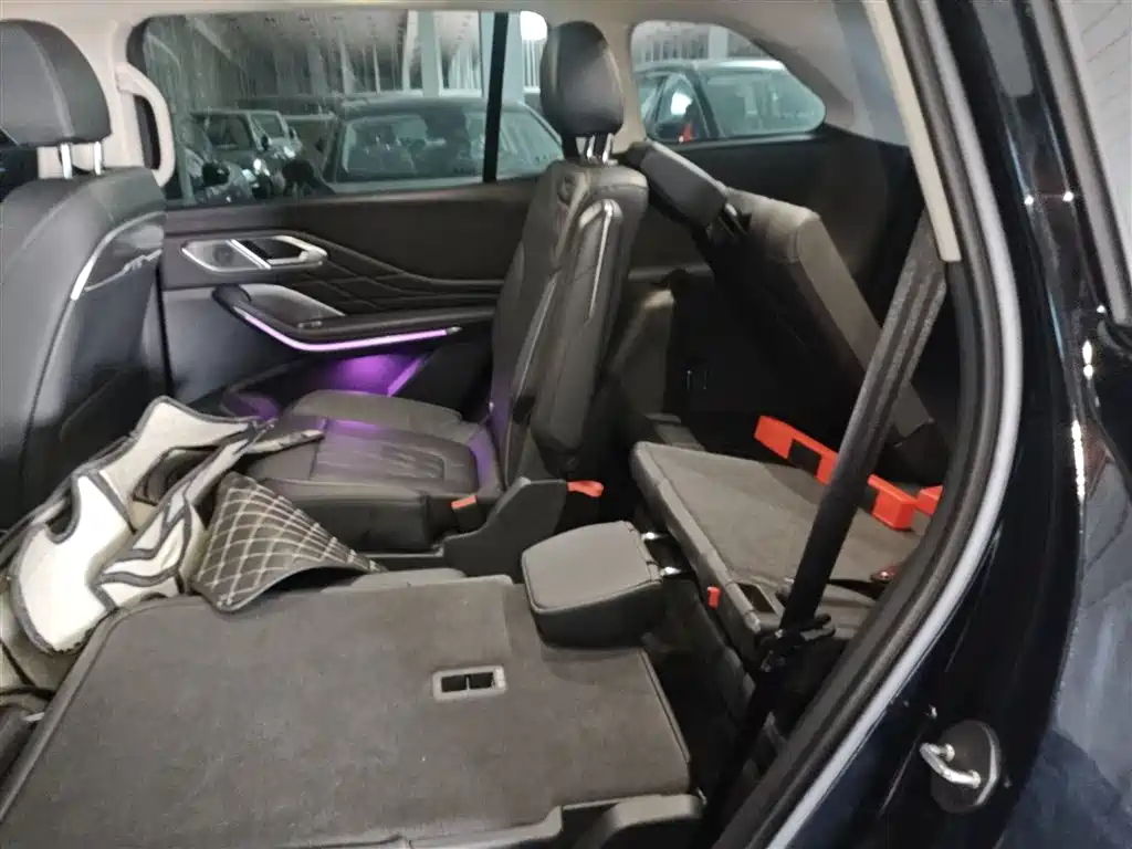 Hongqi HS7 PHEV 2024 2.0T PHEV four-wheel drive Qichang version 6 seats купить на сайте DeffCars
