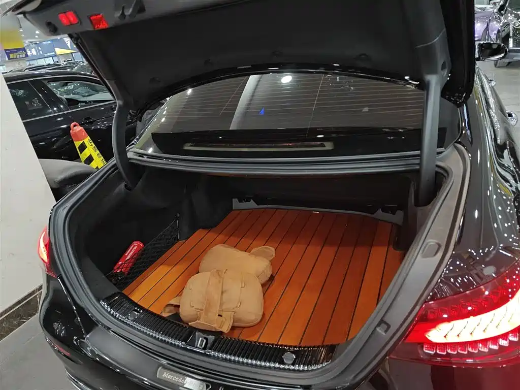 Mercedes-Benz E-Class 2023 facelift E 260 L купить на сайте DeffCars