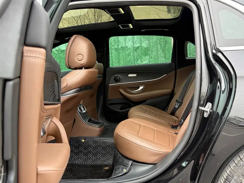 Mercedes-Benz E-Class New Energy 2022 E 350 e L plug-in hybrid sedan купить на сайте DeffCars