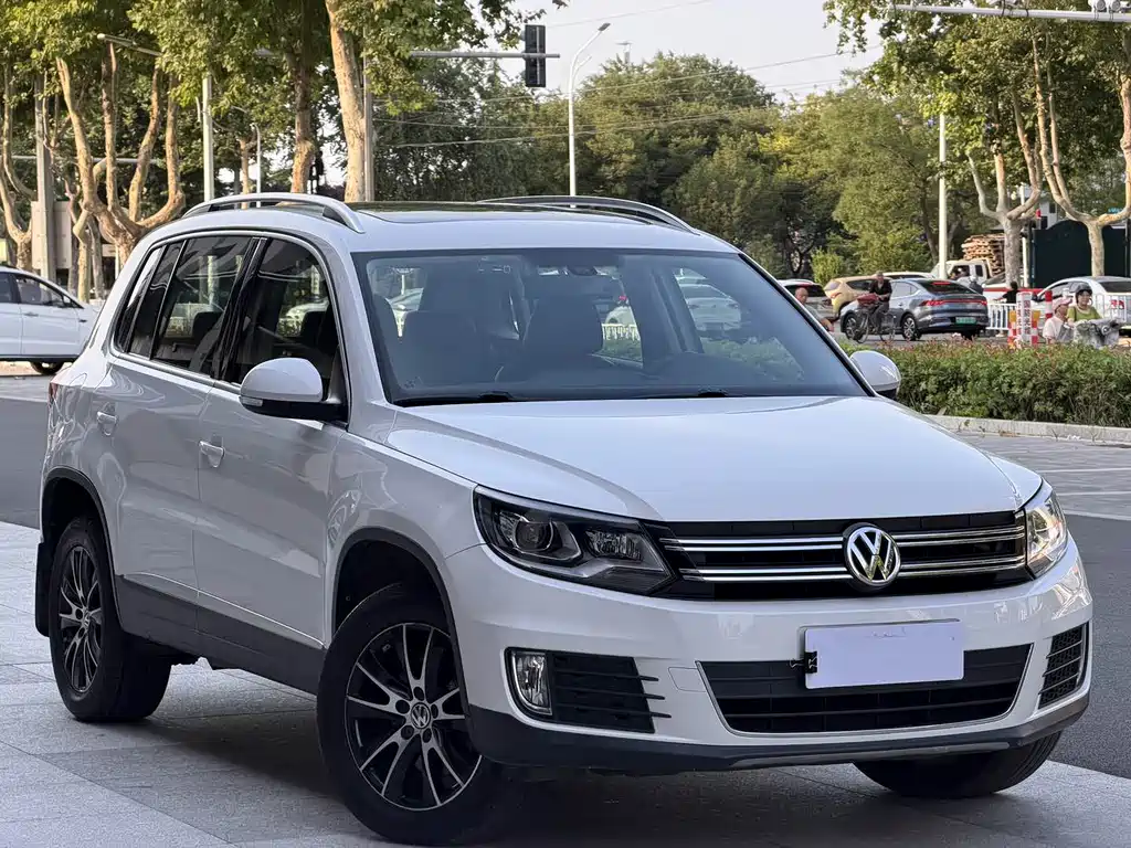 Tiguan 2016 300TSI automatic two-wheel drive luxury version купить на сайте DeffCars