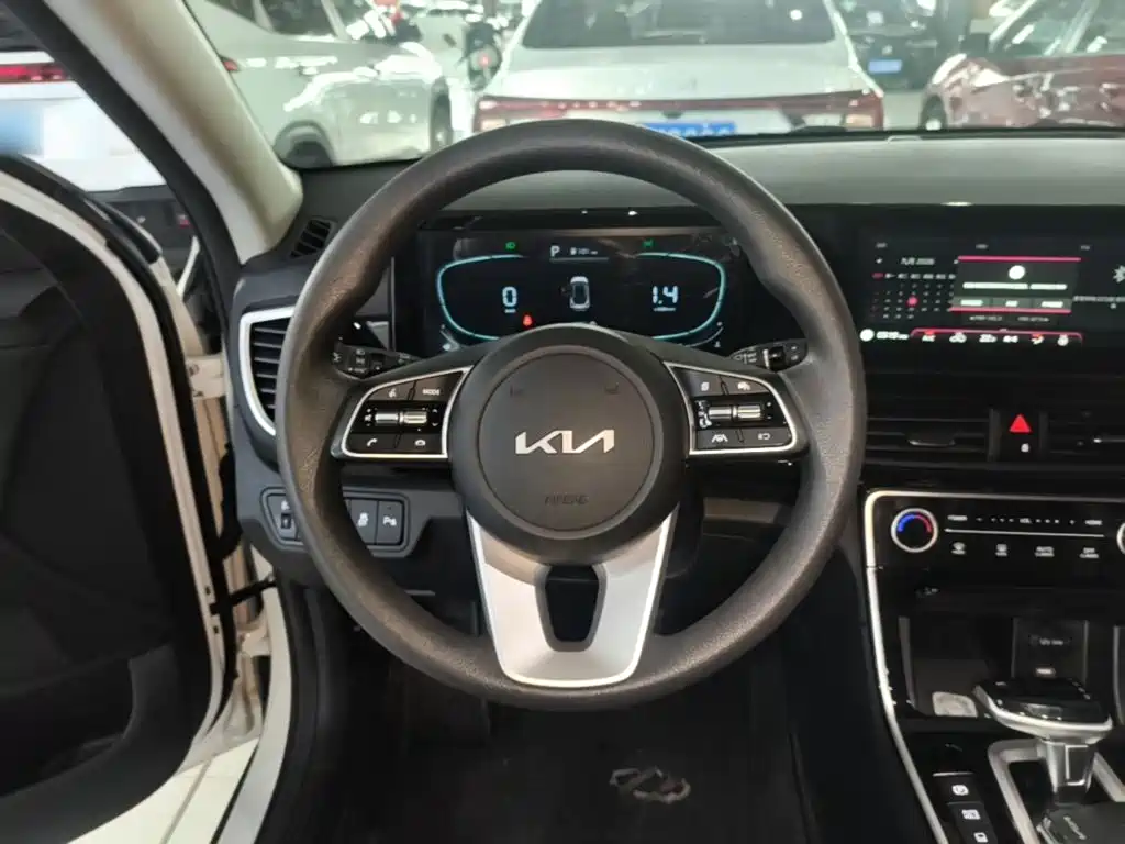 Seltos 2023 1.5L CVT luxury version купить на сайте DeffCars