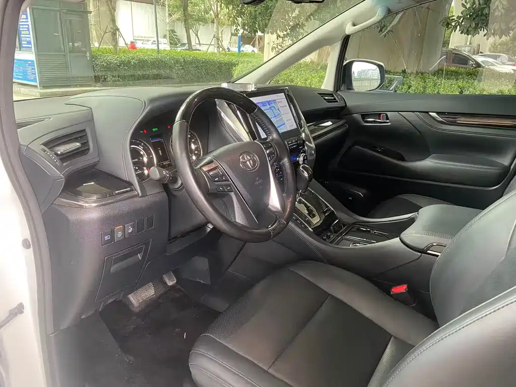 Wilfa 2021 Crown Dual Engine 2.5L HV Deluxe Edition купить на сайте DeffCars