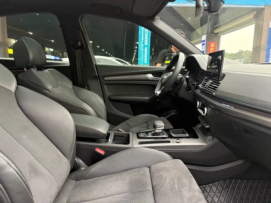 Audi Q5L Sportback 2022 40 TFSI luxury model купить на сайте DeffCars
