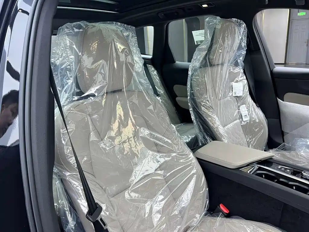 Volvo XC60 2026 B5 four-wheel drive Zhiyuan Deluxe Edition купить на сайте DeffCars