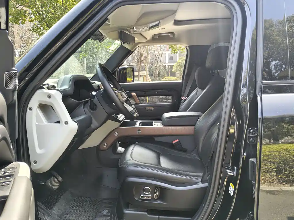 Land Rover Defender 2022 110 P400 Dark Special Edition купить на сайте DeffCars