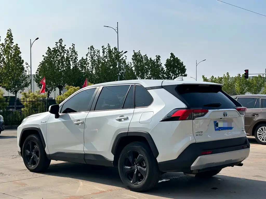 RAV4 Rongfang 2020 dual engine 2.5L E-CVT four-wheel drive elite PLUS version купить на сайте DeffCars