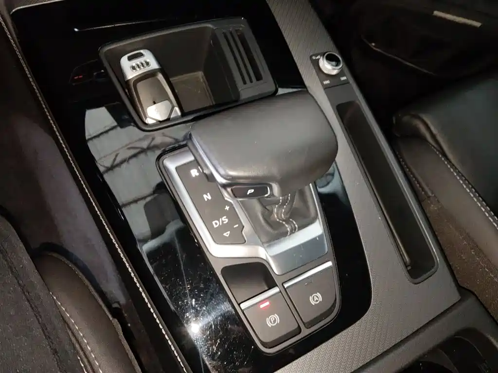 Audi Q5L 2022 facelift 40T luxury and dynamic model купить на сайте DeffCars