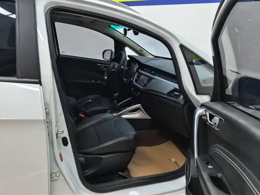 Vision X3 2017 1.5L manual premium model купить на сайте DeffCars