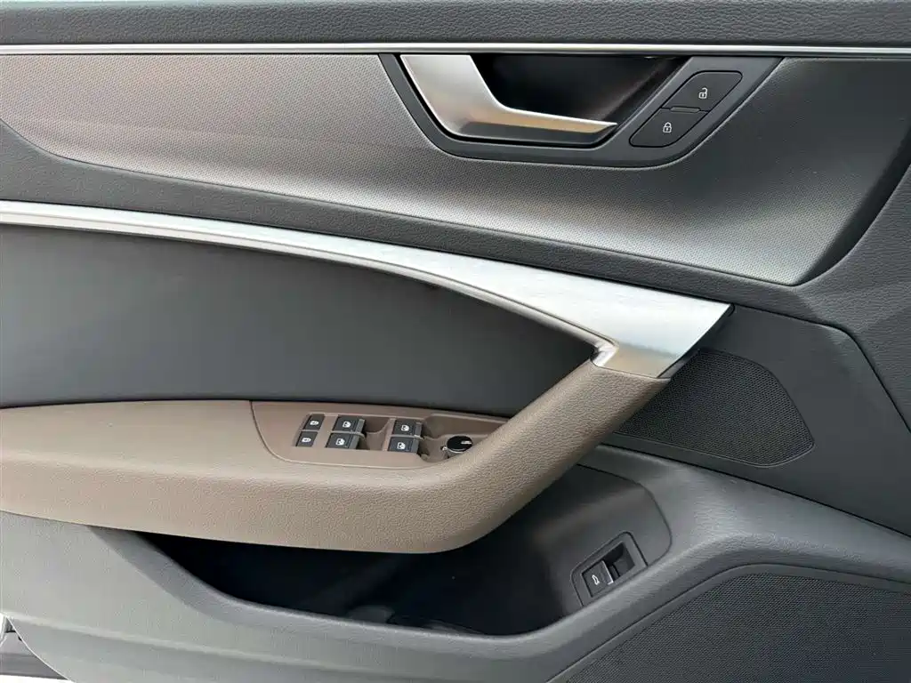 Audi A7L 2024 45TFSI S-line Dream Building Liquid Crystal Package купить на сайте DeffCars