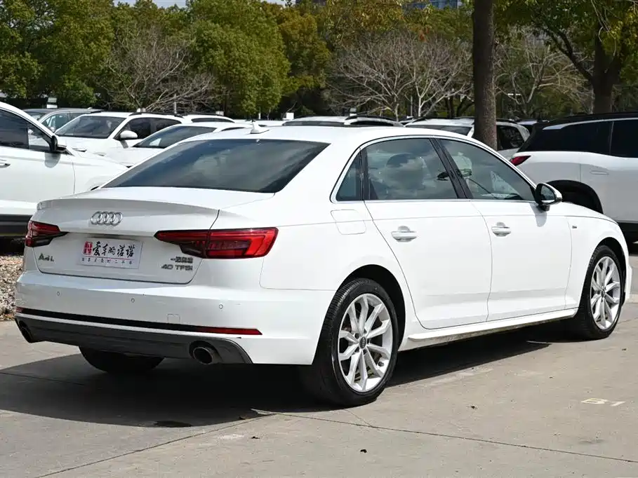 Audi A4L 2017 40 TFSI Fashion Type купить на сайте DeffCars