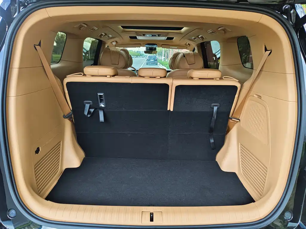 Lantu Dreamer 2024 PHEV Extra Long Range Premium Edition купить на сайте DeffCars