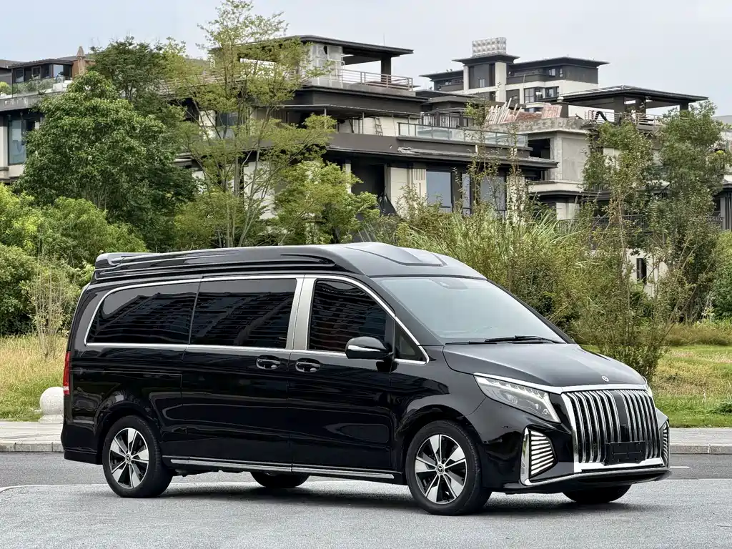 Mercedes-Benz V-Class 2022 V 260 L Long Wheelbase Luxury Edition купить на сайте DeffCars