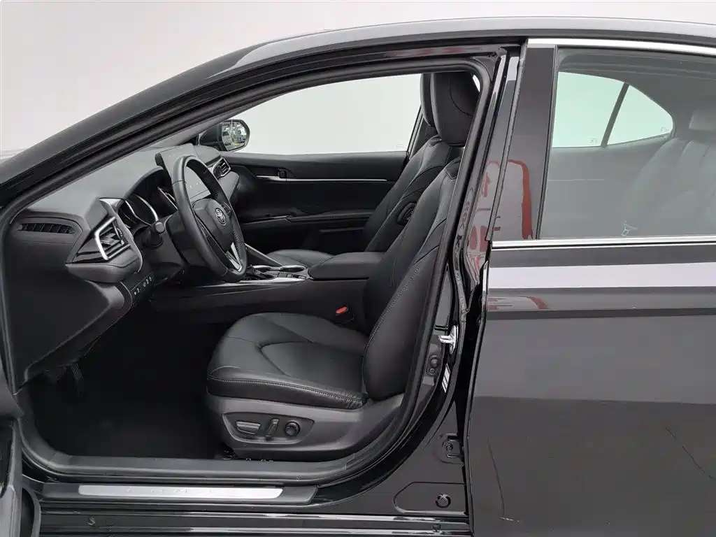 Camry 2021 2.0G Deluxe Edition купить на сайте DeffCars