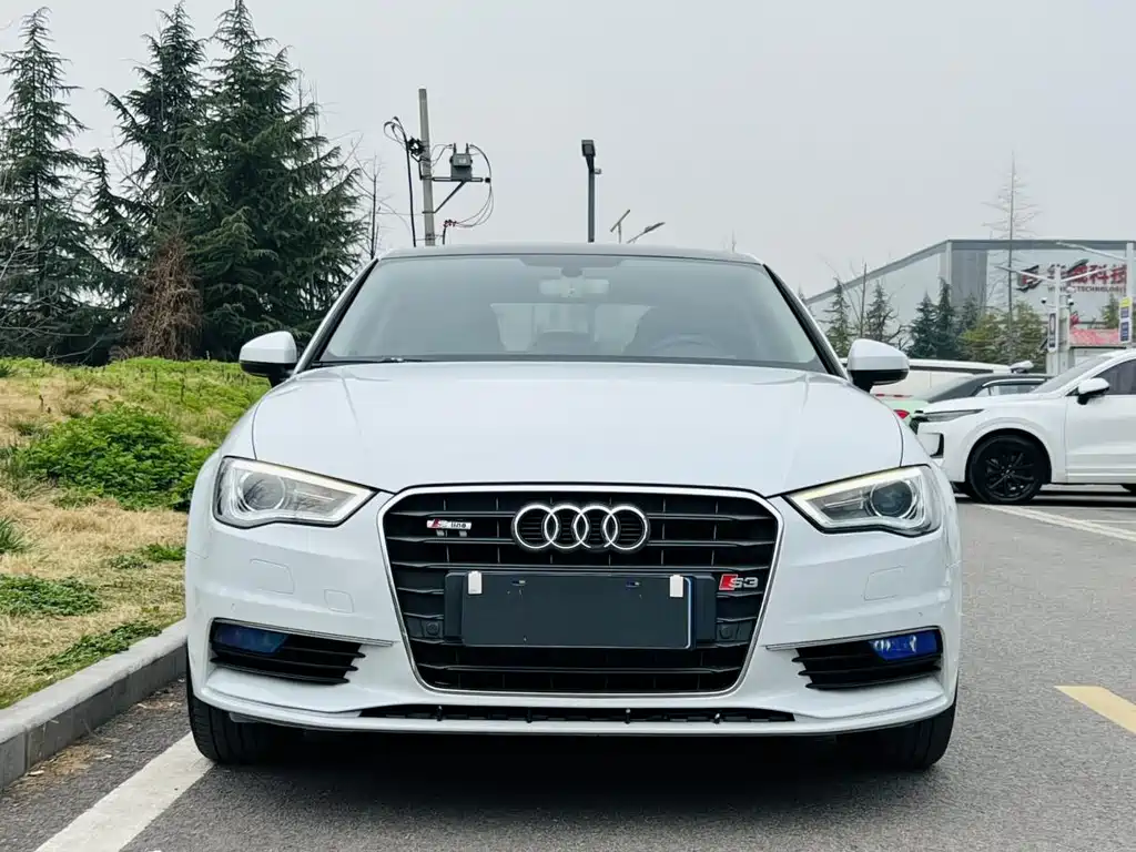 Audi A3 2016 Limousine 35 TFSI LinkedIn type купить на сайте DeffCars