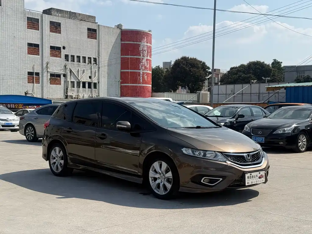 Jade 2014 1.8L automatic comfort elite version 5 seats купить на сайте DeffCars