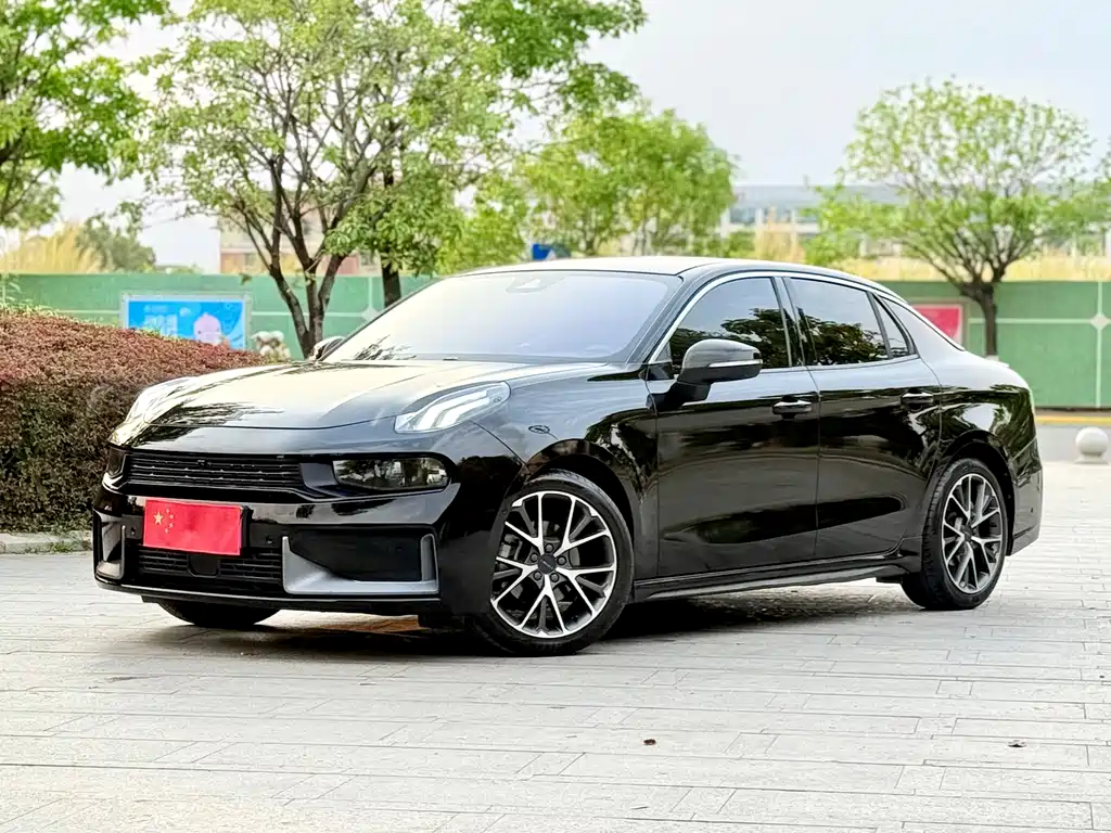 Lynk & Co 03 2022 2.0TD DCT Pro купить на сайте DeffCars