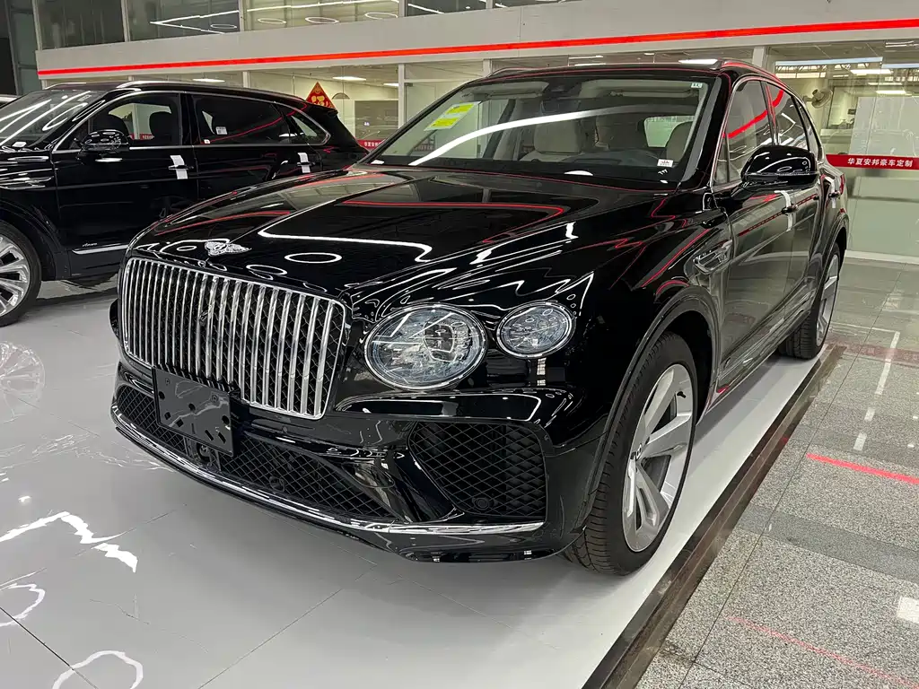 Bentayga 2024 4.0T V8 купить на сайте DeffCars