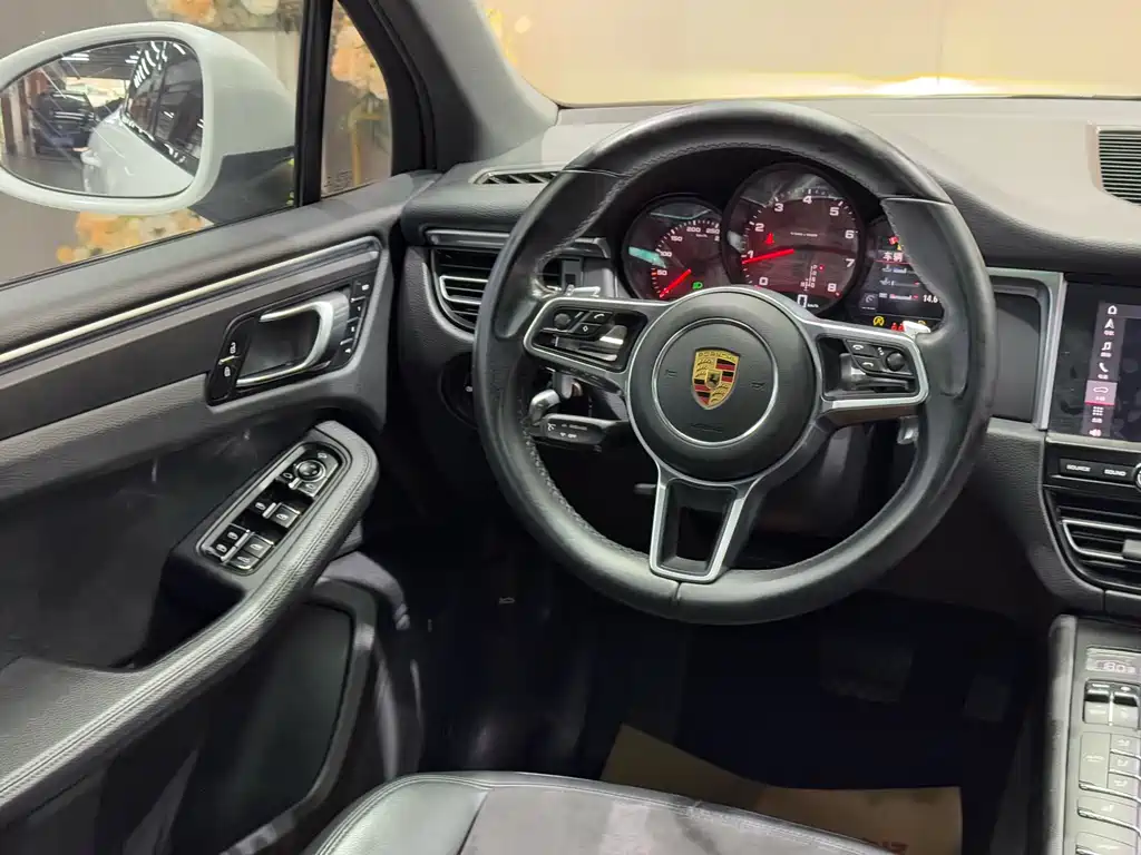 Macan 2021 Macan 2.0T купить на сайте DeffCars