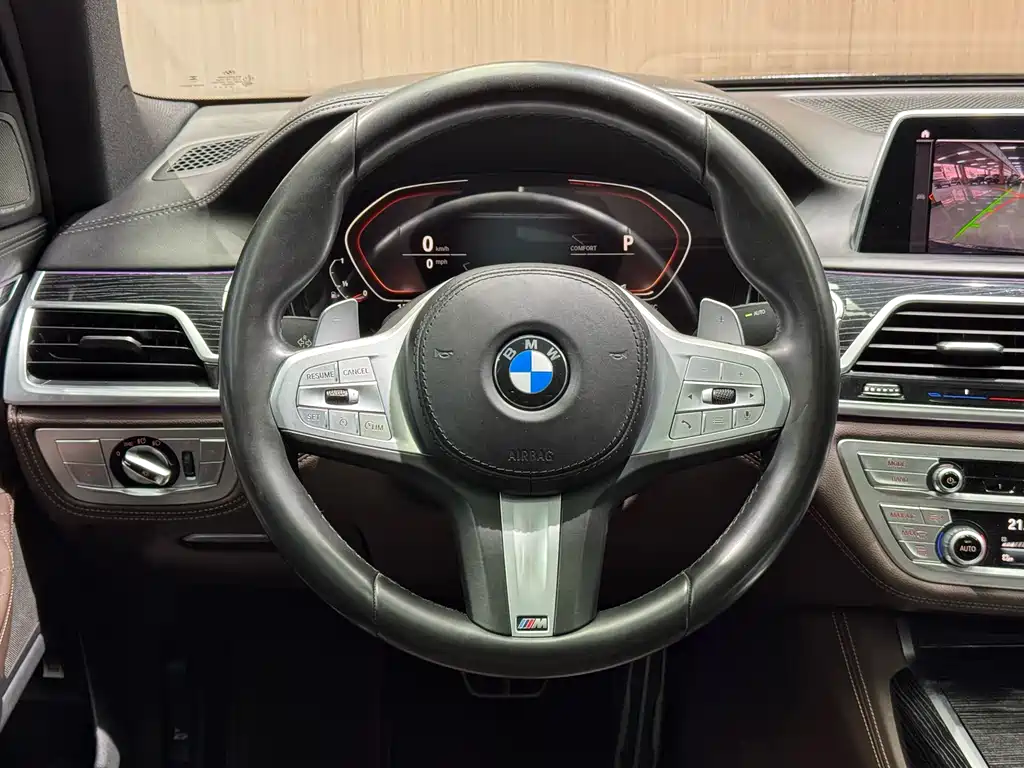 BMW 7 Series 2021 740Li Leading M Sports Package купить на сайте DeffCars