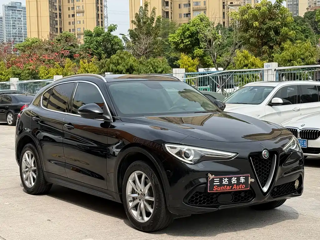 Stelvio 2017 2.0T 200HP Deluxe Edition купить на сайте DeffCars