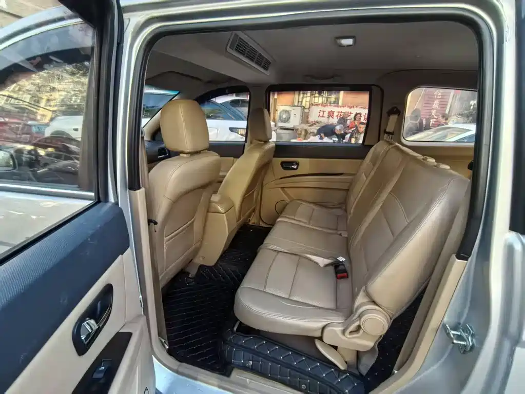 Wuling Hongguang 2014 1.5L S comfort model купить на сайте DeffCars