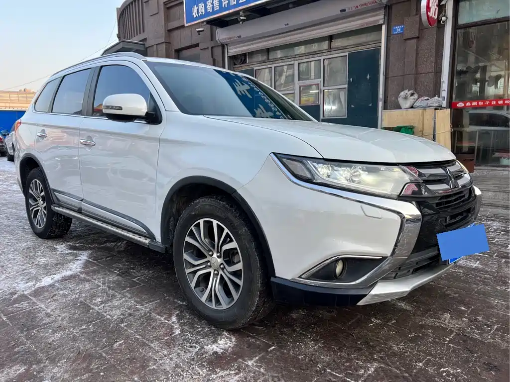 Outlander 2016 2.4L four-wheel drive elite version 5 seats купить на сайте DeffCars