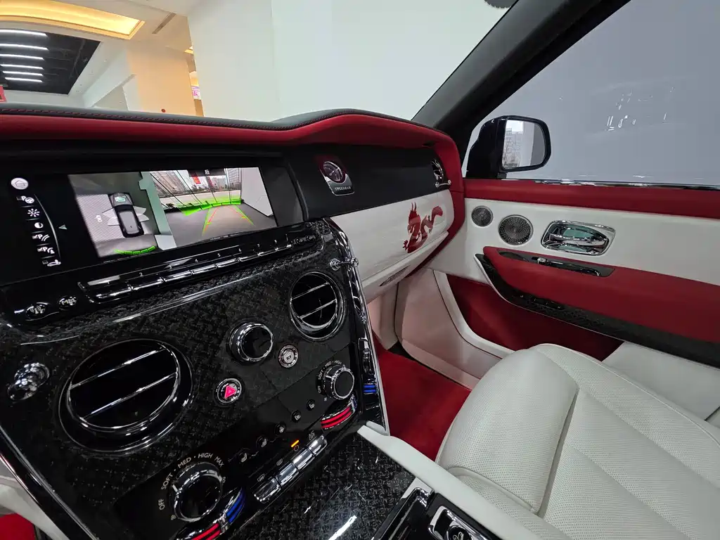 Cullinan 2018 four-seat version купить на сайте DeffCars