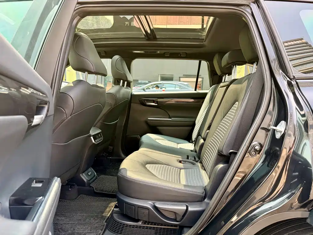 Crown Lufang 2024 2.5L HEV four-wheel drive luxury version купить на сайте DeffCars