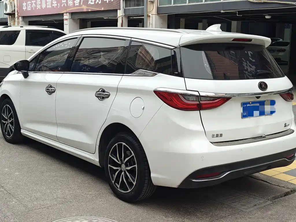Song MAX 2017 1.5T automatic intelligent connected elite type 7 seats купить на сайте DeffCars