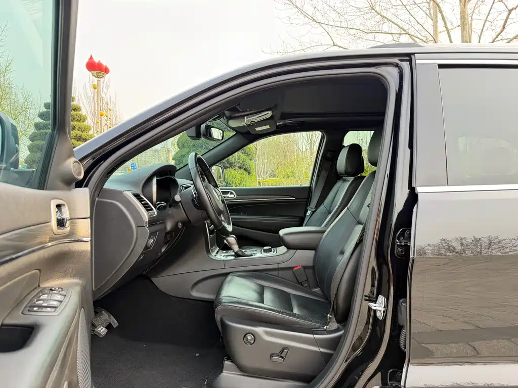 Grand Cherokee imported 2020 3.6L Elite Navigation Edition купить на сайте DeffCars
