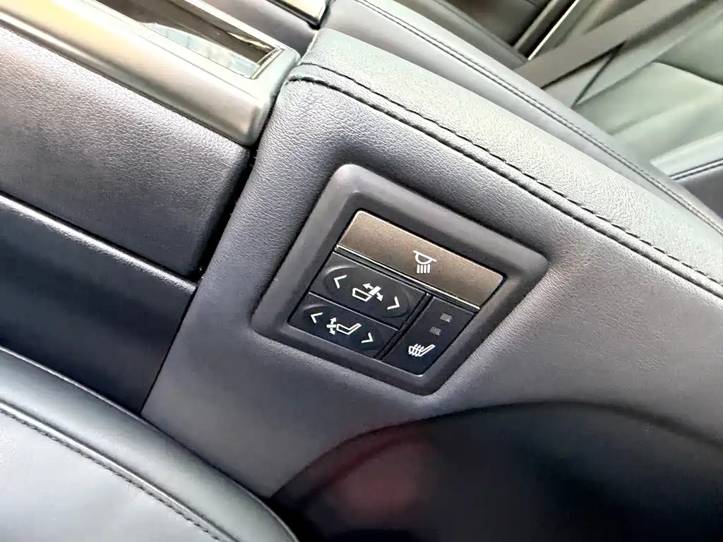 Wilfa 2023 Crown Dual Engine 2.5L HV Deluxe Edition купить на сайте DeffCars