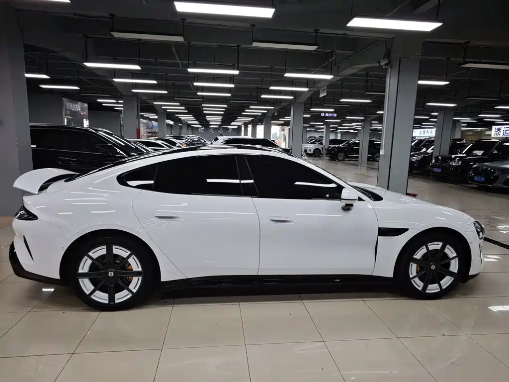 Xiaomi SU7 2024 rear-drive ultra-long battery life high-end smart driving Pro version купить на сайте DeffCars