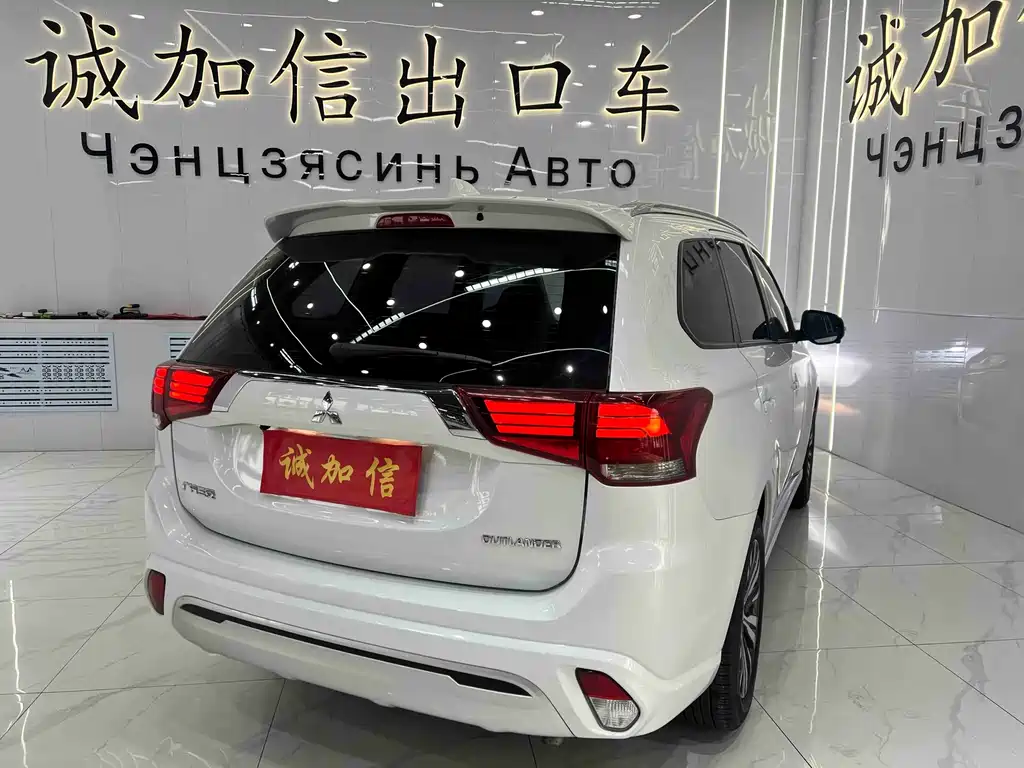 Outlander 2021 2.0L 2WD Enjoy Edition 5 seats купить на сайте DeffCars