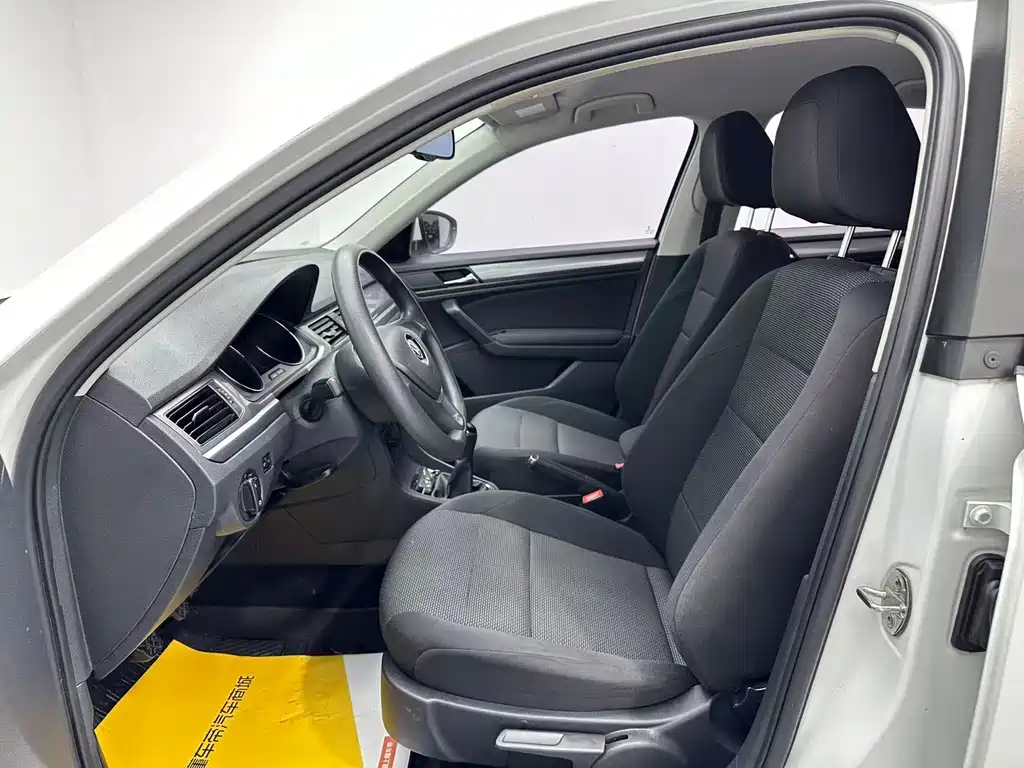 Bora 2018 1.5L manual fashion model купить на сайте DeffCars