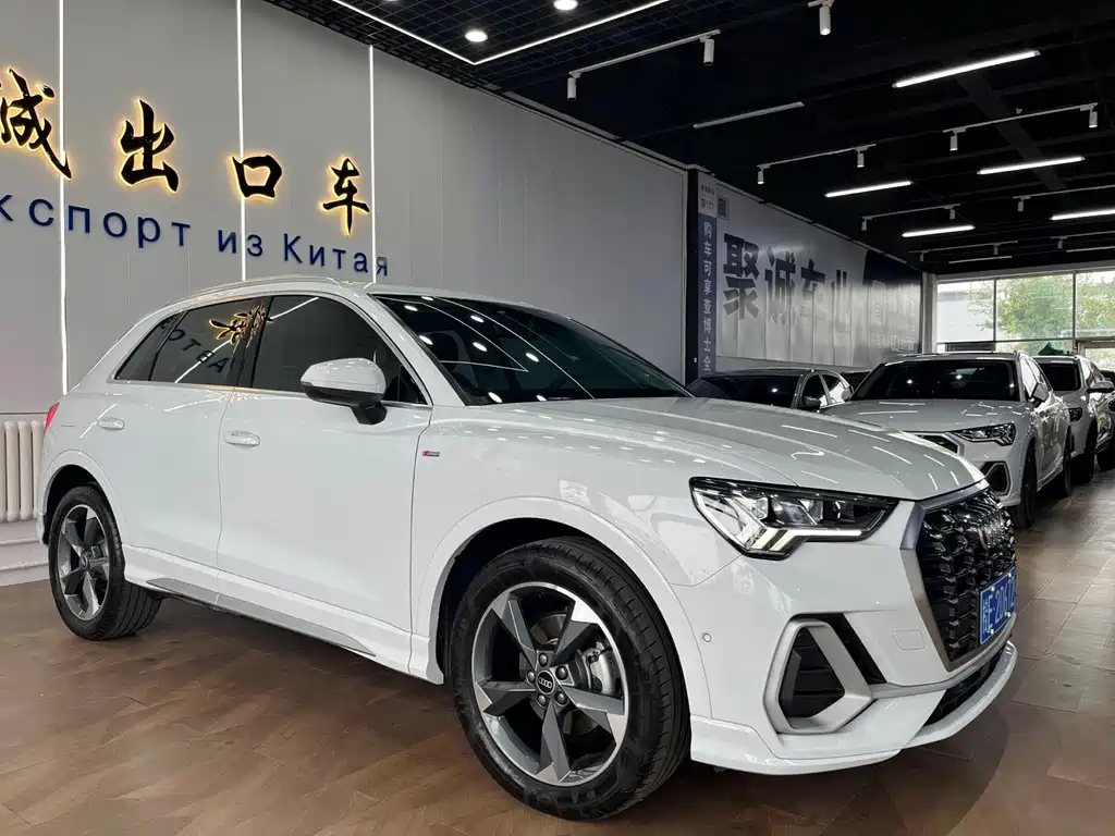 Audi Q3 2023 35 TFSI Fashionable and Dynamic (1.4T) купить на сайте DeffCars