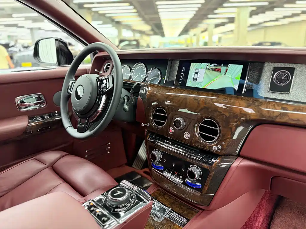 Phantom 2018 6.7T standard wheelbase version купить на сайте DeffCars