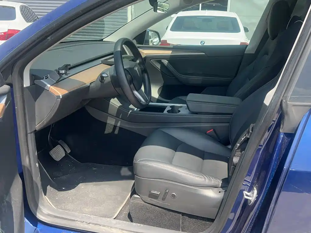 Model Y 2021 long-range all-wheel drive version купить на сайте DeffCars