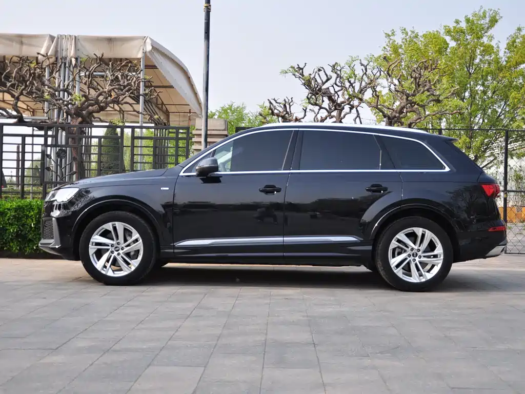 Audi Q7 2021 45 TFSI quattro S line sports купить на сайте DeffCars