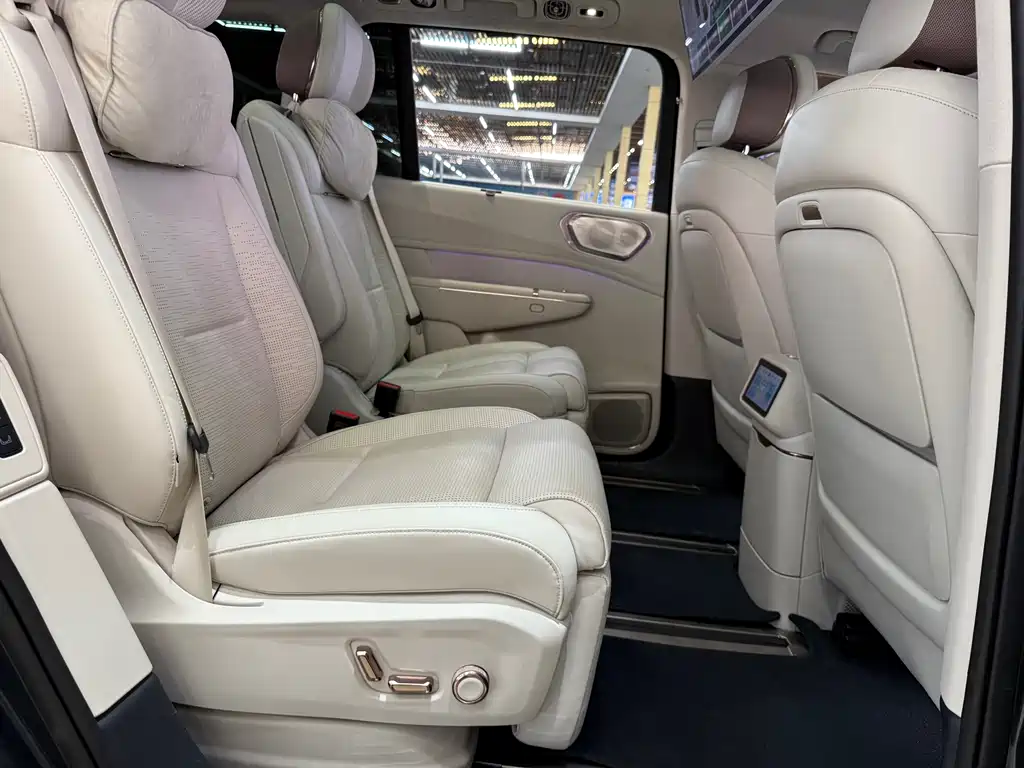 Lynk & Co 900 2025 2.0T Ultra купить на сайте DeffCars