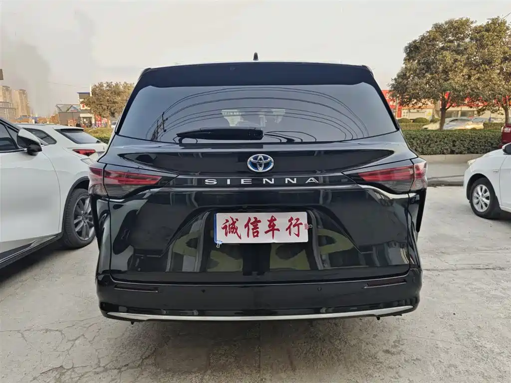 SIENNA 2023 2.5L Hybrid Premium Edition купить на сайте DeffCars