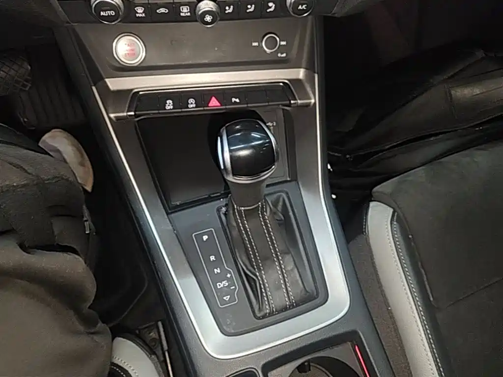 Audi Q3 2021 35 TFSI aggressive and dynamic купить на сайте DeffCars